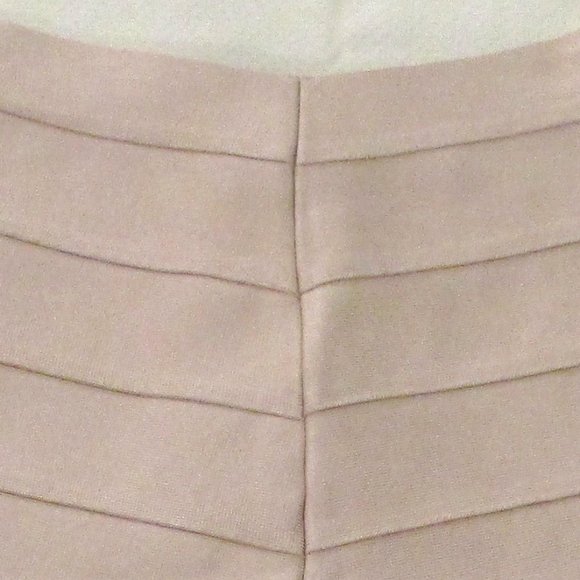 😍😎 HMS – HOT MIAMI STYLE BANDAGE BODY CON PENCIL SKIRT – NWOT 😎😍 - Picture 9 of 13